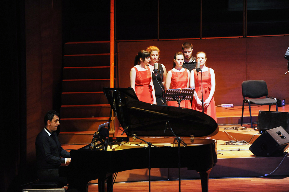 Μαέστρος στο αφιέρωμα του Ν.Ξυλούρη